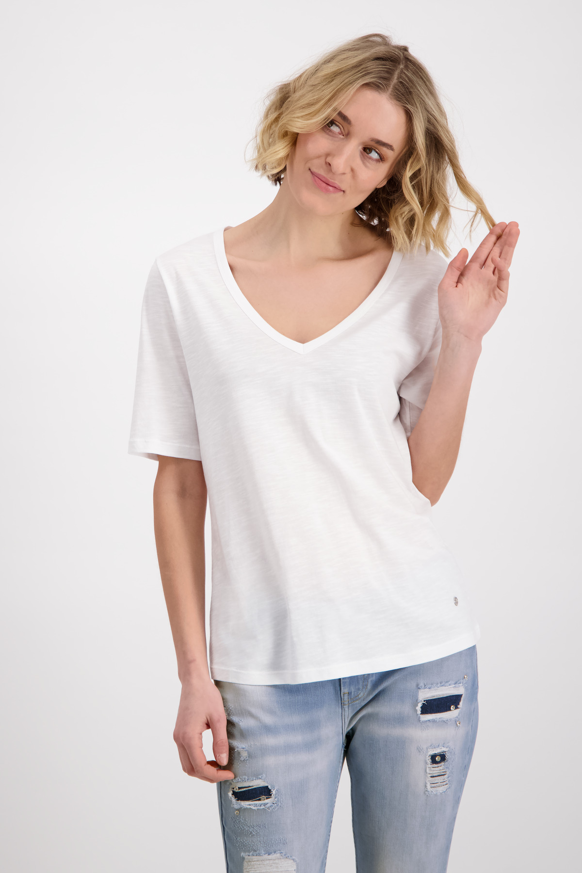 Monari Basic-Flammgarn-Shirt mit Halbarm und V-Ausschnitt in weiß | mode  weber