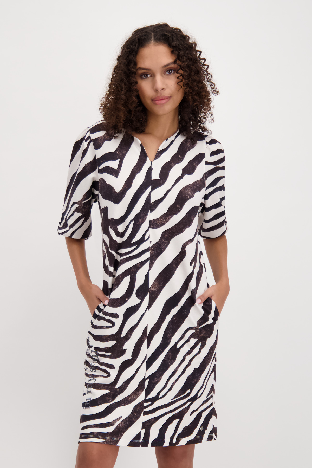 Monari mit weber Midi-Sweat-Kleid Reißverschluss im Allover-Zebra-Look | mode